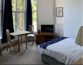 Singleton Ensuite Short Stay